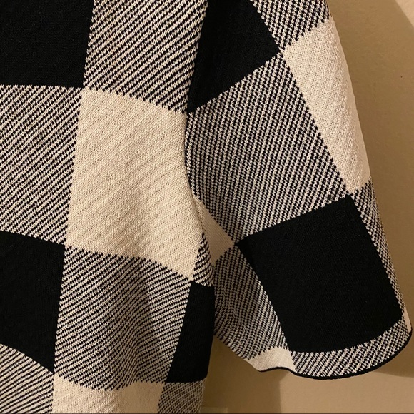 RACHEL cropped black and white top - Picture 2 of 4